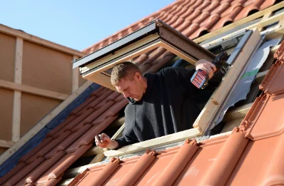 Pose de fenêtres de toit Velux à Zimming